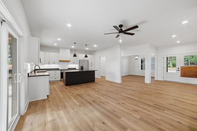 117 Nall Ave, Centerville, TN 37033