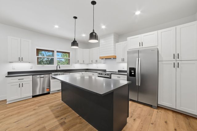 117 Nall Ave, Centerville, TN 37033