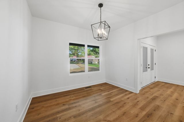 117 Nall Ave, Centerville, TN 37033