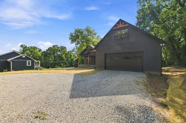 117 Nall Ave, Centerville, TN 37033