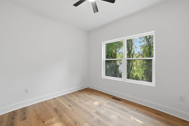 117 Nall Ave, Centerville, TN 37033
