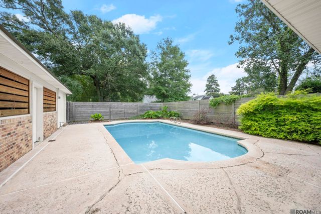 2109 Fairway Dr, Baton Rouge, LA 70809