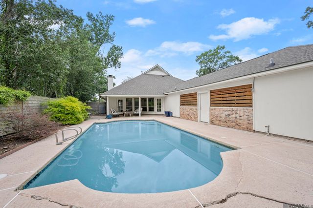2109 Fairway Dr, Baton Rouge, LA 70809