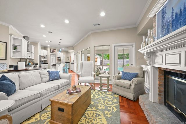 2109 Fairway Dr, Baton Rouge, LA 70809