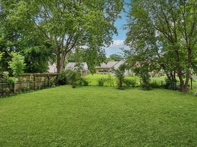 3216 SW 13th Street, Des Moines, IA 50315