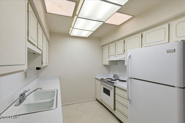 9969 W THUNDERBIRD Boulevard, Sun City, AZ 85351