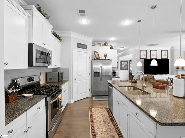 965 Deepwood Court, Boiling Springs, SC 29316