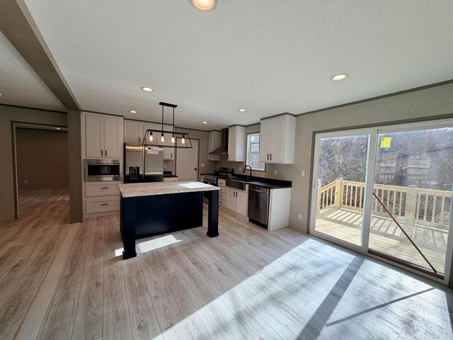 1776 Little Wolf Creek Road, Williamsburg, KY 40769