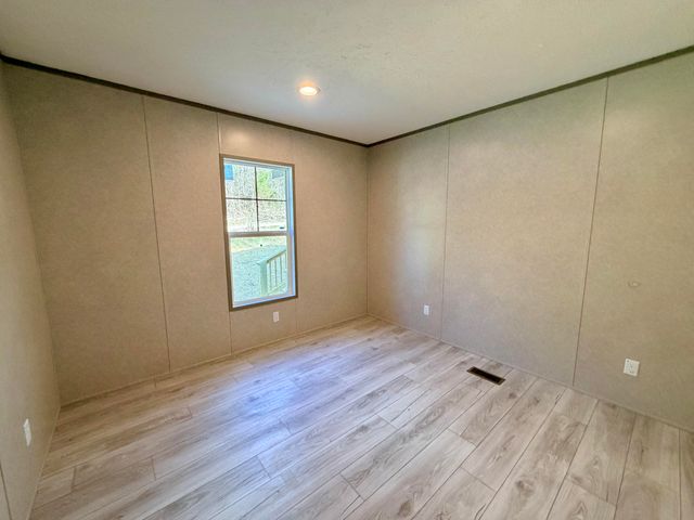 1776 Little Wolf Creek Road, Williamsburg, KY 40769