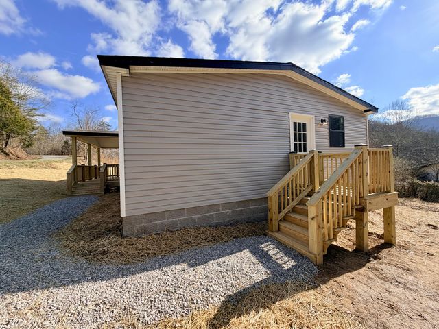 1776 Little Wolf Creek Road, Williamsburg, KY 40769