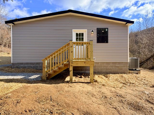 1776 Little Wolf Creek Road, Williamsburg, KY 40769