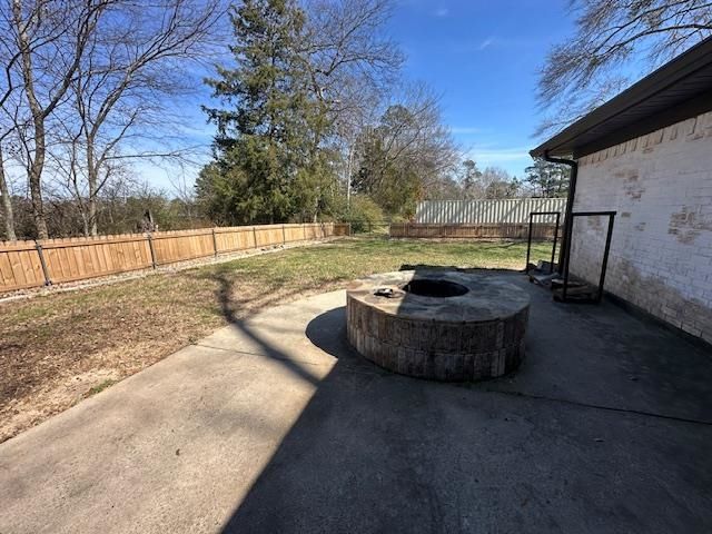 425 CR 105, Carthage, TX 75633