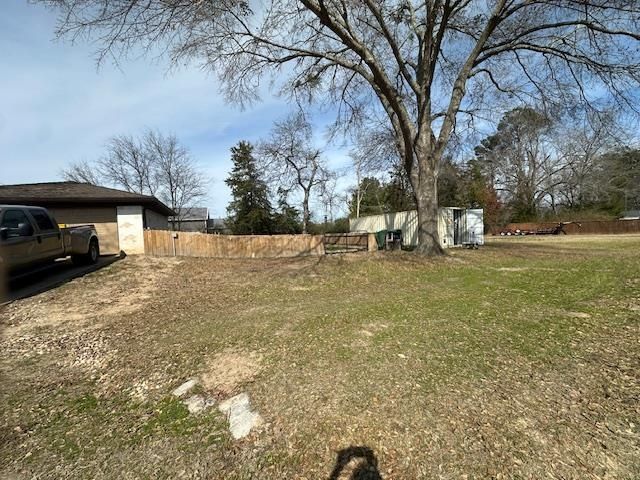 425 CR 105, Carthage, TX 75633