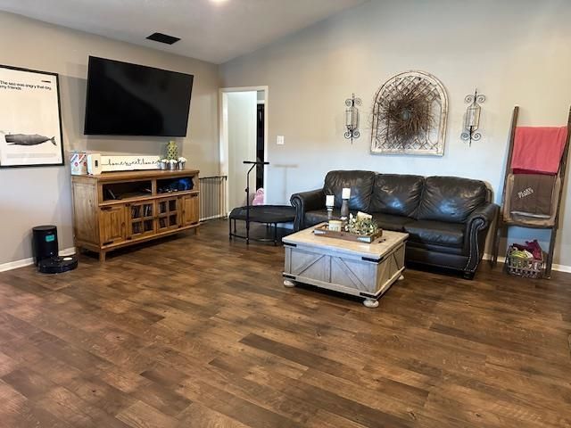 425 CR 105, Carthage, TX 75633