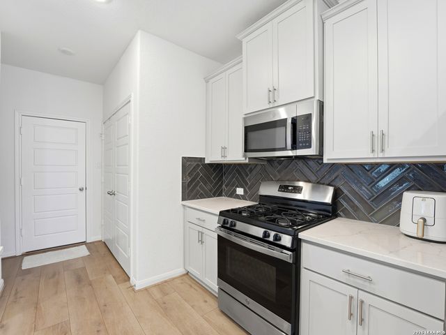 9167 DEVILS RIV, Converse, TX 78109