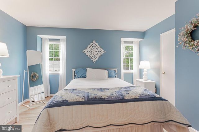 8130 SAXONY DR, Annandale, VA 22003
