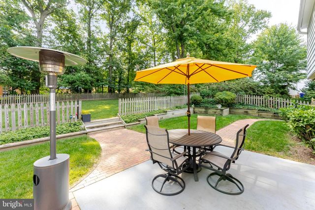 8130 SAXONY DR, Annandale, VA 22003
