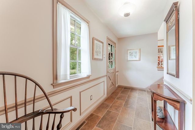 8130 SAXONY DR, Annandale, VA 22003