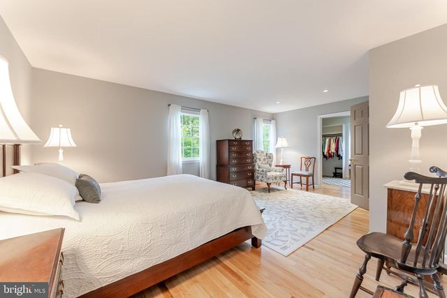 8130 SAXONY DR, Annandale, VA 22003