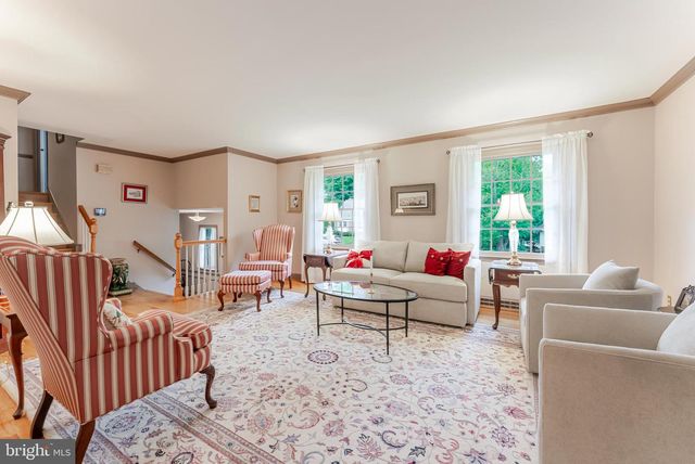 8130 SAXONY DR, Annandale, VA 22003