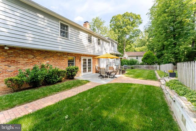 8130 SAXONY DR, Annandale, VA 22003
