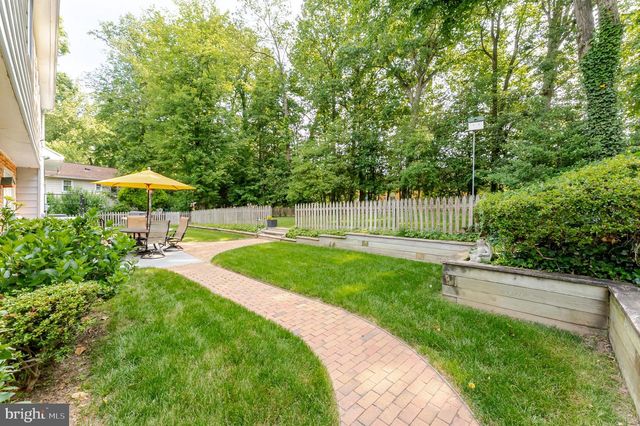 8130 SAXONY DR, Annandale, VA 22003