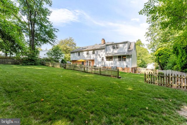 8130 SAXONY DR, Annandale, VA 22003