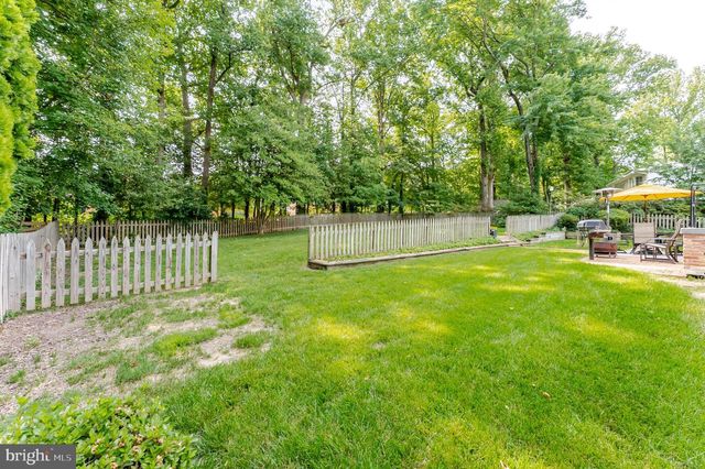 8130 SAXONY DR, Annandale, VA 22003