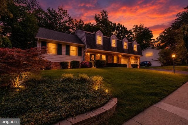 8130 SAXONY DR, Annandale, VA 22003