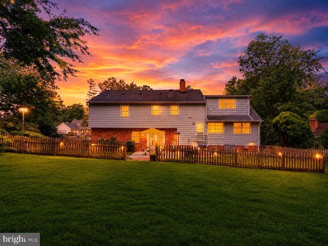 8130 SAXONY DR, Annandale, VA 22003