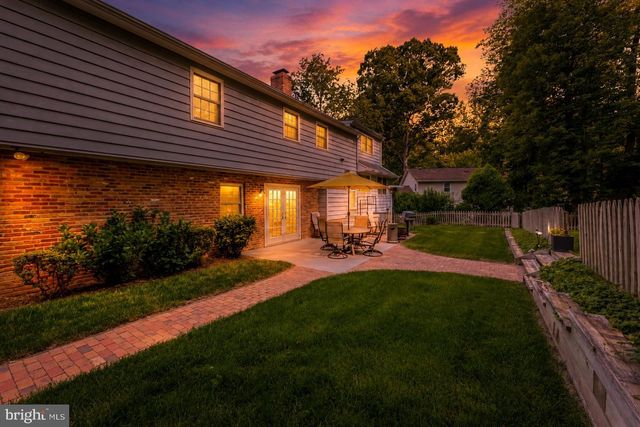 8130 SAXONY DR, Annandale, VA 22003