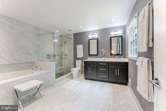8130 SAXONY DR, Annandale, VA 22003