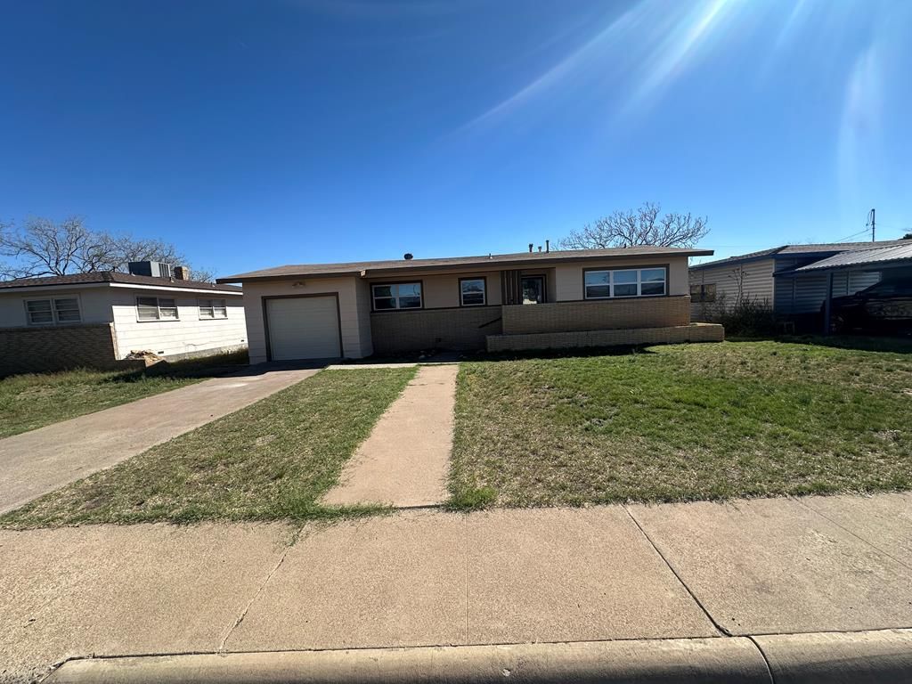 2708 N Century Ave, Odessa, TX 79762