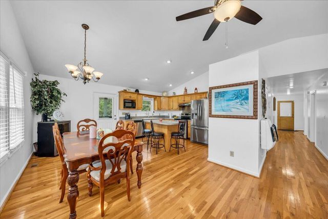 733 Gizzard Creek Road, Sequatchie, TN 37374