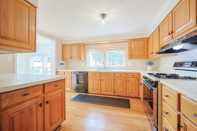 27 Fir Rd, Rockland, MA 02370