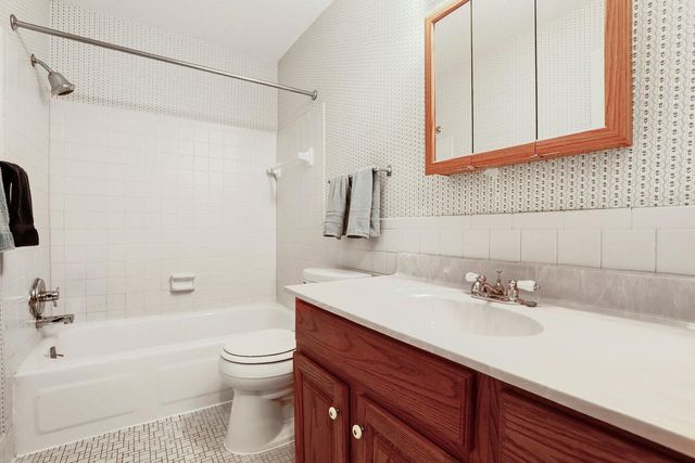 4045 Hodgson Road 312, Shoreview, MN 55126