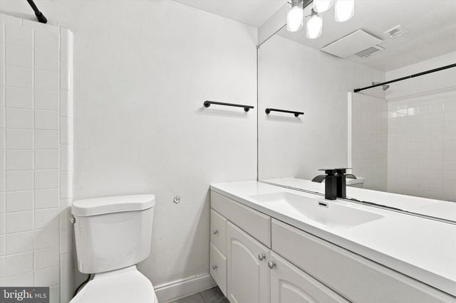 1023 LOMBARD ST, Philadelphia, PA 19147