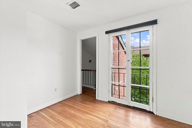 1023 LOMBARD ST, Philadelphia, PA 19147