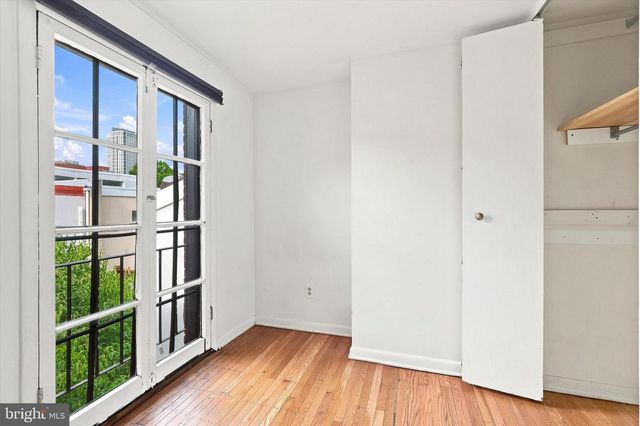 1023 LOMBARD ST, Philadelphia, PA 19147