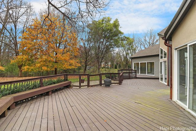 11 Lakewood Drive, Bannockburn, IL 60015
