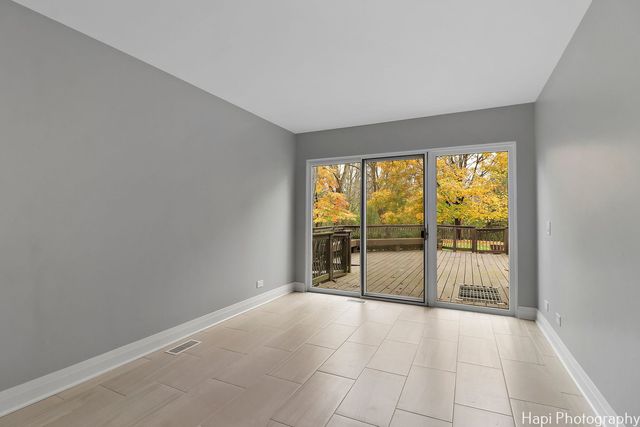 11 Lakewood Drive, Bannockburn, IL 60015