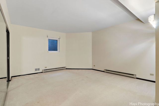 11 Lakewood Drive, Bannockburn, IL 60015