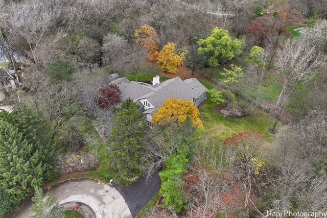 11 Lakewood Drive, Bannockburn, IL 60015