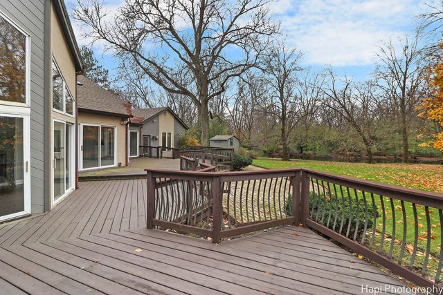 11 Lakewood Drive, Bannockburn, IL 60015