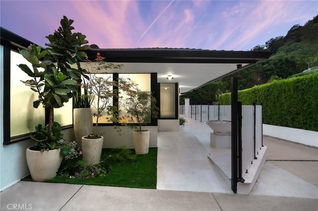 9621 Cedarbrook, Beverly Hills, CA 90210