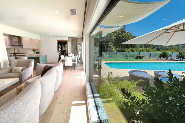 9621 Cedarbrook, Beverly Hills, CA 90210
