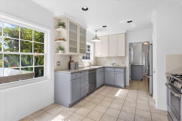 201 Chesterton Place, San Mateo, CA 94401