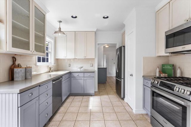 201 Chesterton Place, San Mateo, CA 94401