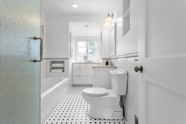 201 Chesterton Place, San Mateo, CA 94401