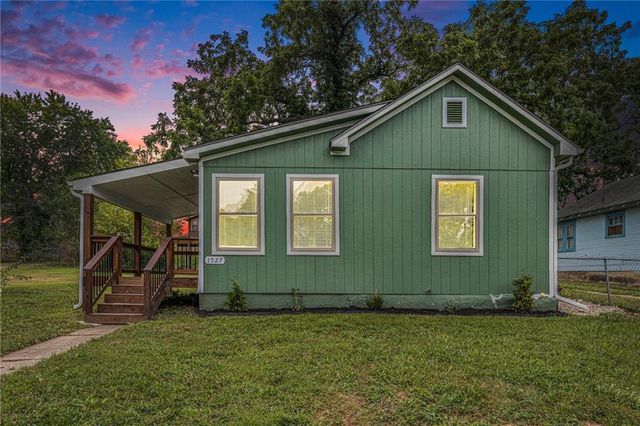 1527 Haskell Avenue, Kansas City, KS 66104